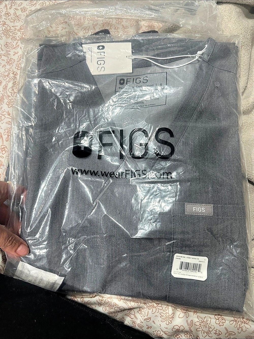 FIGS Catarina One-Pocket Scrub Top Scrub Top in Gray Size Small NWT